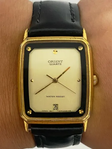 Relógio Orient quartz vintage.