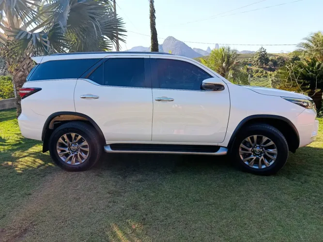 Toyota Hilux SW4 SRX 4X4 2.8 TDI 16V Dies. Aut. 2023