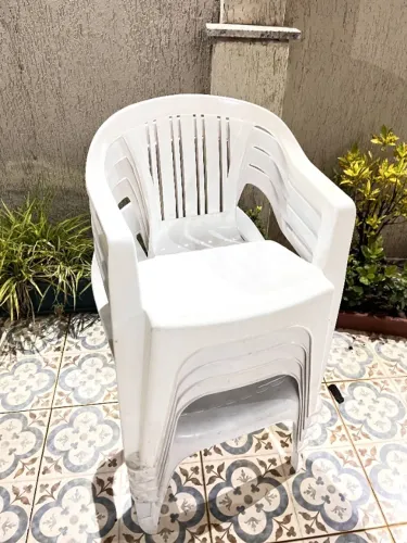 6 Poltronas/cadeiras plásticas - leia todo anúncio