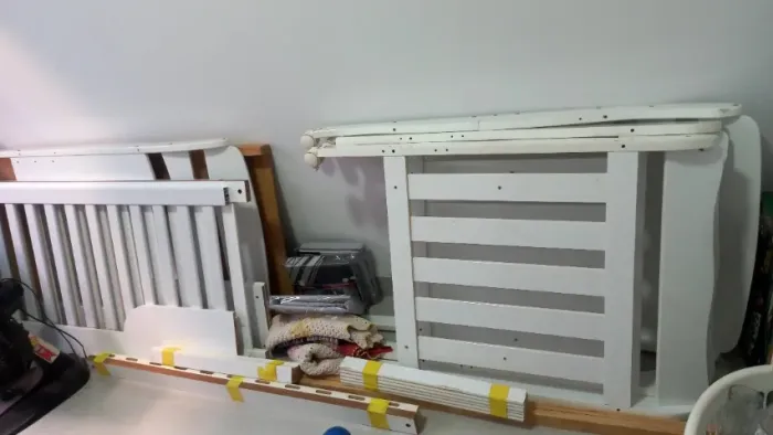 Vendo dois BERÇOS QUE VIRA CAMA SEMINOVOS