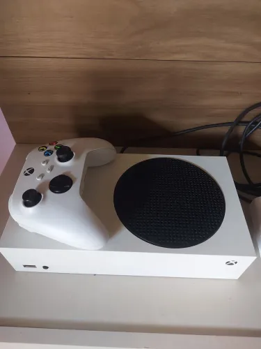 Xbox Series S em perfeita condições + 3 Jogos