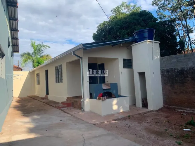 Casa com 1 Quarto(s) e 1 banheiro(s) para Alugar, 10 m² por R$ 750 / Mês