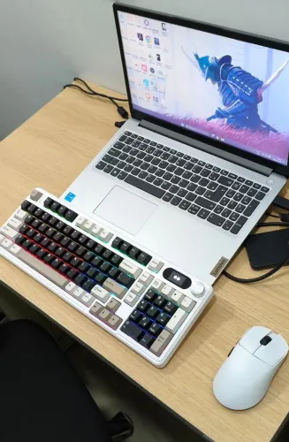 Teclado + mouse + headset