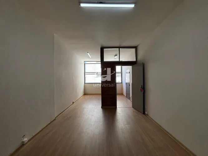 Sala para locação na Rua Halfeld.