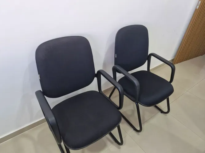 Cadeira de escritorio duas 180,00