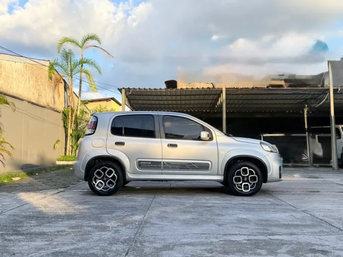 Fiat Uno Sporting Dualogic 1.4 EVO Flex 8V 4P 2016