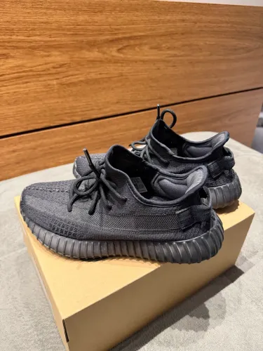 Yeezy Boost 350 V2 Onyx Preto (tam:39) 