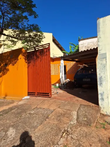 CASA PEQUENA NO CENTRO