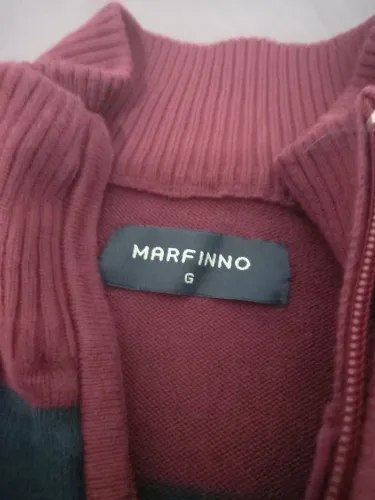 Jaqueta marfinno. Tam. G. Original. Sem uso. Vinho e azul.