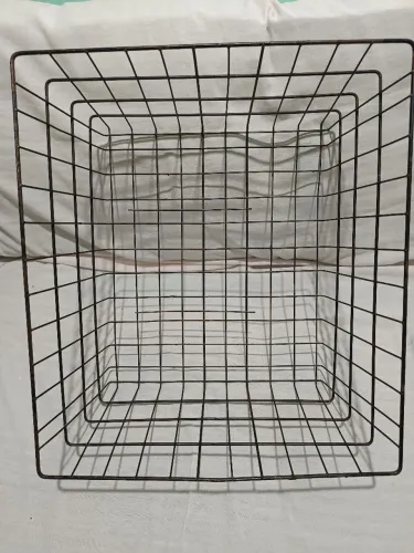 Vende-se uma cestinha de triciclo