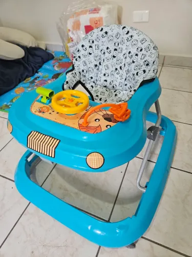 Andador Safari Azul Muito novo Tutti Baby com som