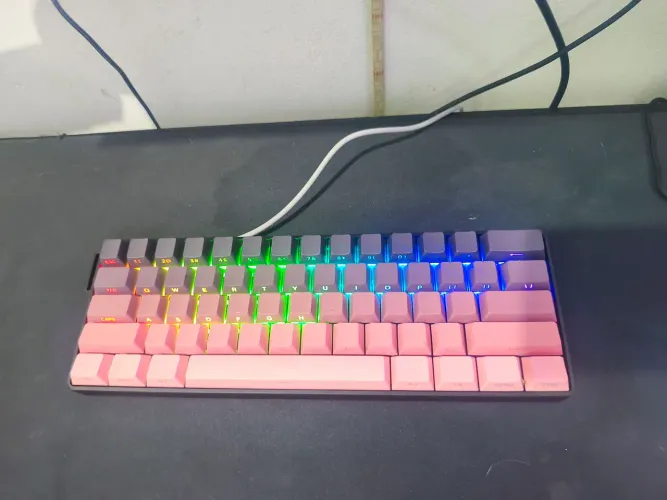 Teclado magnético Akko Monsgeek fun 60 ultra black e pink (c/ defeito rgb)