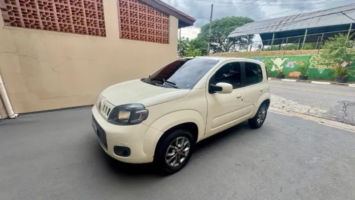 Fiat Uno Vivace/rua 1.0 EVO Fire Flex 8V 5P 2014