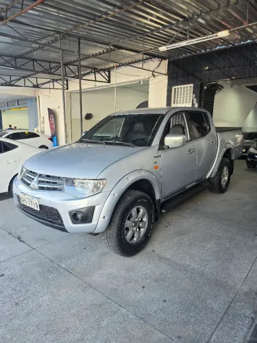 Mitsubishi L200 Triton GLS 3.2 CD TB Int.diesel MEC 2013