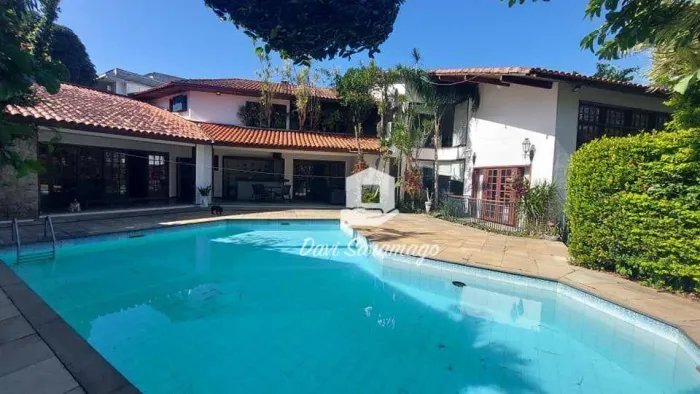 Casa com 4 Quartos à Venda em São Francisco