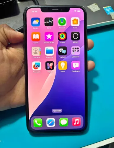 IPhone 11 pro max 256 GB. Com todos os acessórios funcionando perfeitamente.