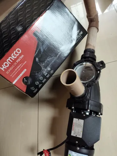 Bomba para Piscina / Hidromassagem - Novíssima (220V)