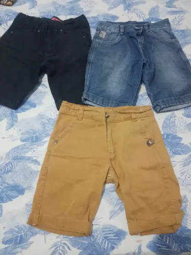 Vende se roupas semi novas menino 6 anos