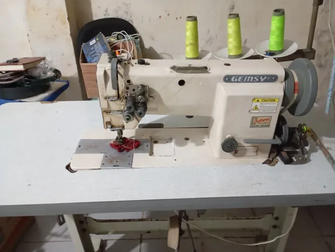 Máquina de Costura Pespontadeira p/ Tecido plano