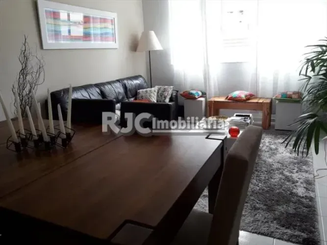 Apartamento de 95 metros quadrados no bairro Tijuca com 3 quartos