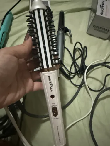 Escova modeladora Britânia NOVA 220v