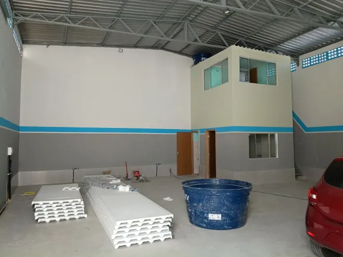 ALUGA-SE 