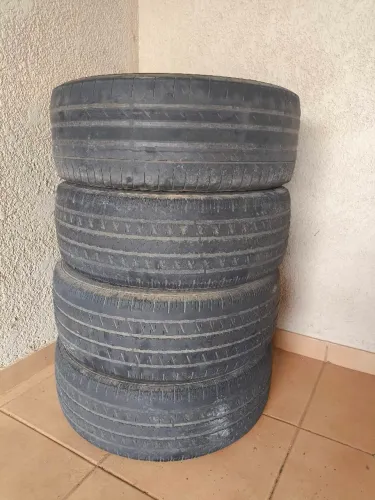 Pneus 235 55 18 desapegando 3 hankook 1 continental 