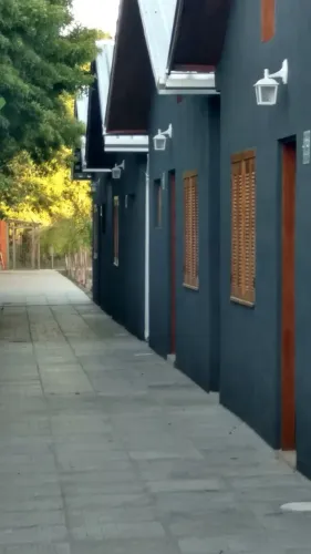 Casa 2D em Condomínio de apenas 5 casas. Hípica.