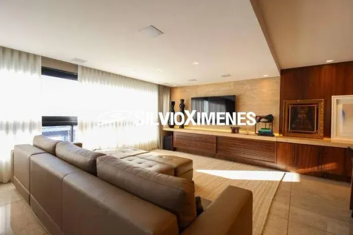 Apartamento à venda com 216m², 4 quartos e 4 vagas