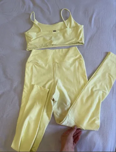 Conjunto live amarelo pastel