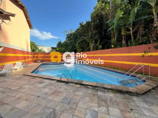 Casa em Condomínio - Triplex / Residencial / Jardim Sulacap