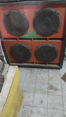 Vendo essa caixa de grave de  15 polegadas pra radiola leia!!!
