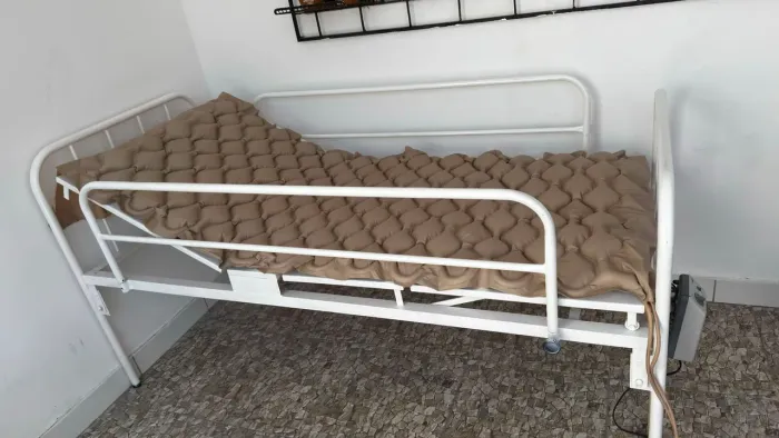 CAMA HOSPITALAR + COLCHAO PNEUMÁTICO