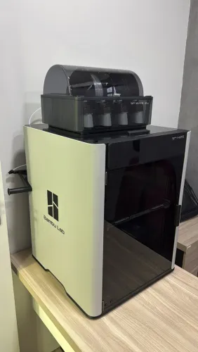 Impressora 3D BambuLab H2S completa e zerada!