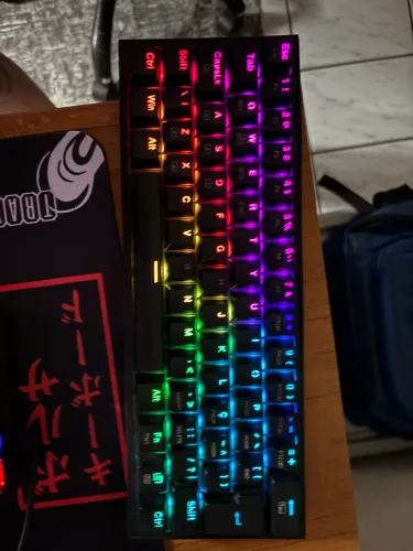 Vendo teclado top pra sair logo , redragon 