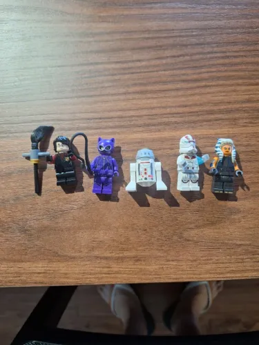 Lote de minifigures originais lego