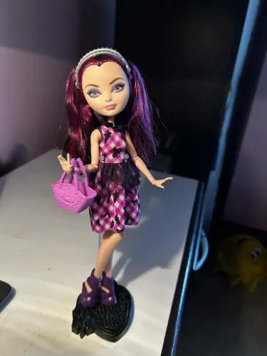Ever After High Raven Quinn Doll Piquenique Encantado