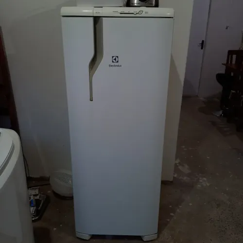 Geladeira Electrolux em ótimo estado