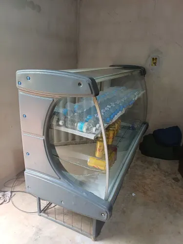 Vendo balcão refrigerado,valor 1200