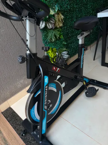 Bicicleta ergométrica seminova NÃO USOU 10x