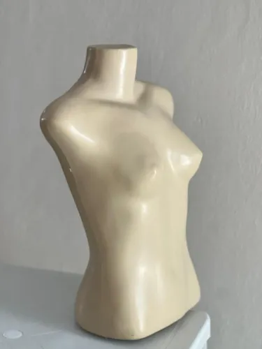 Manequim busto feminino fibra (até 05 unidades disponíveis)