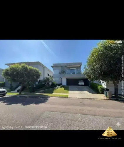 Casa Sofisticada de 4 Suítes no Condomínio Florais dos Lagos, Cuiabá