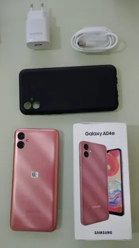Samsung Galaxy a04e novinho pouco uso