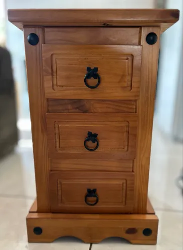 Mesa de Cabeceira Rústica em Madeira