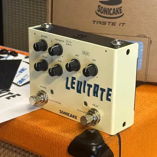 Pedal de guitarra SONICAKE Levitate - Delay + Reverb 2 em 1
