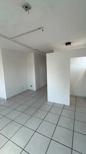 Sala comercial na Rua Alfredo Pujol, 545 - Sala 92 40 m²