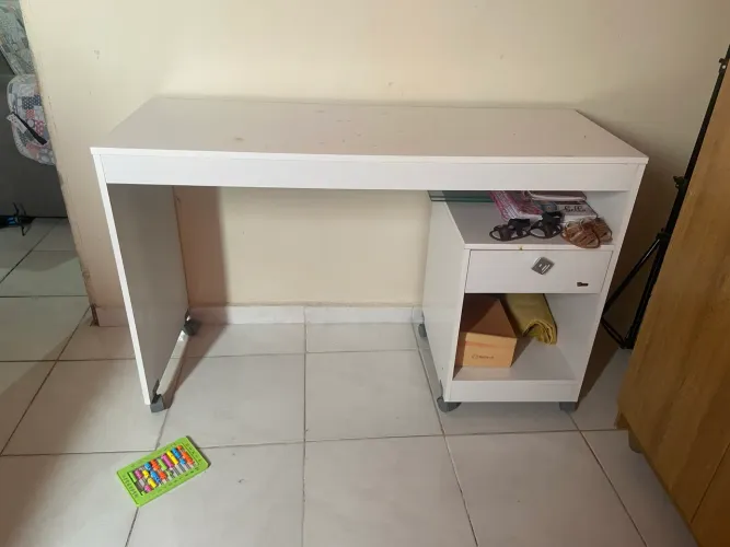 Mesinha de escritório 