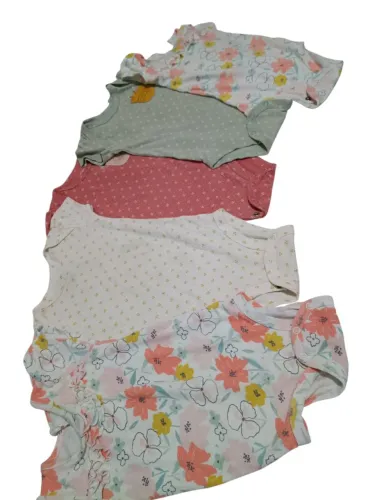 Lote de body Carter's 6 meses