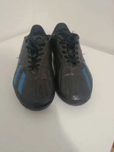 Chuteira society Adidas Deportivo Azul e preta tam39 