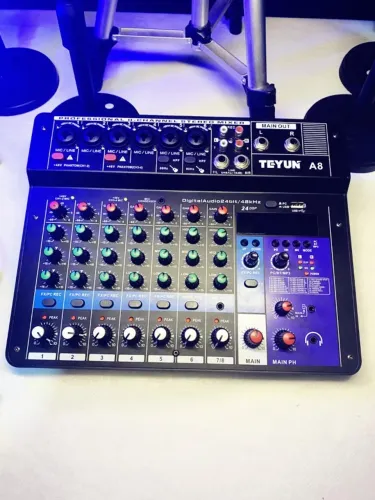 Mesa de Som Teyun A8 - Ideal Podcast, Igreja e Pequeno Estúdio Musical